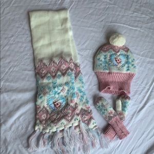 Frozen Scarf, Mittens, and Hat - Queen Elsa
